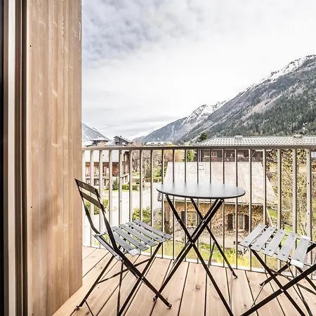 Kalmia - By Emerald Chamonix