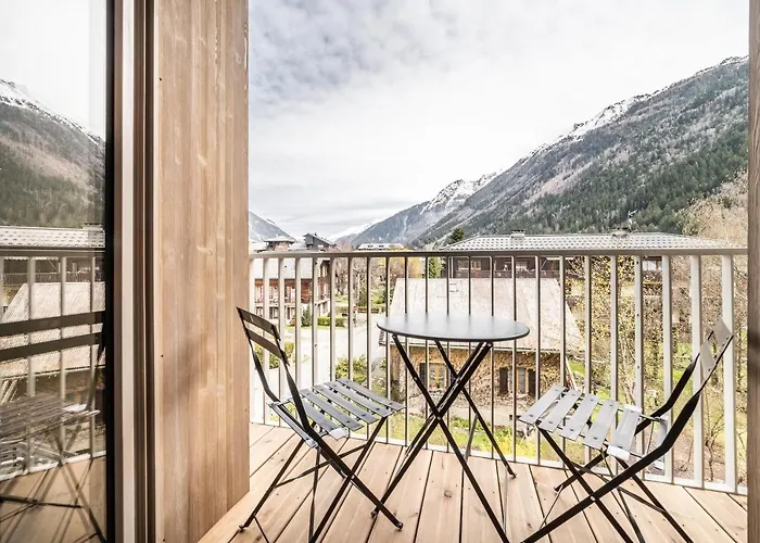 Kalmia - By Emerald 샤모니