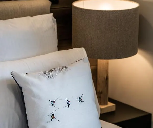 Kalmia - By Emerald *