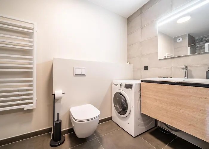 Kalmia - By Emerald *