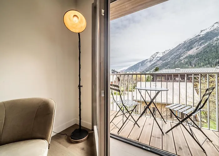 Kalmia - By Emerald *